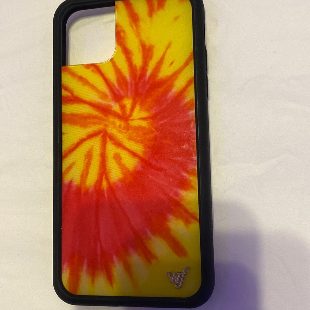iphone 11 pro max wallflower case